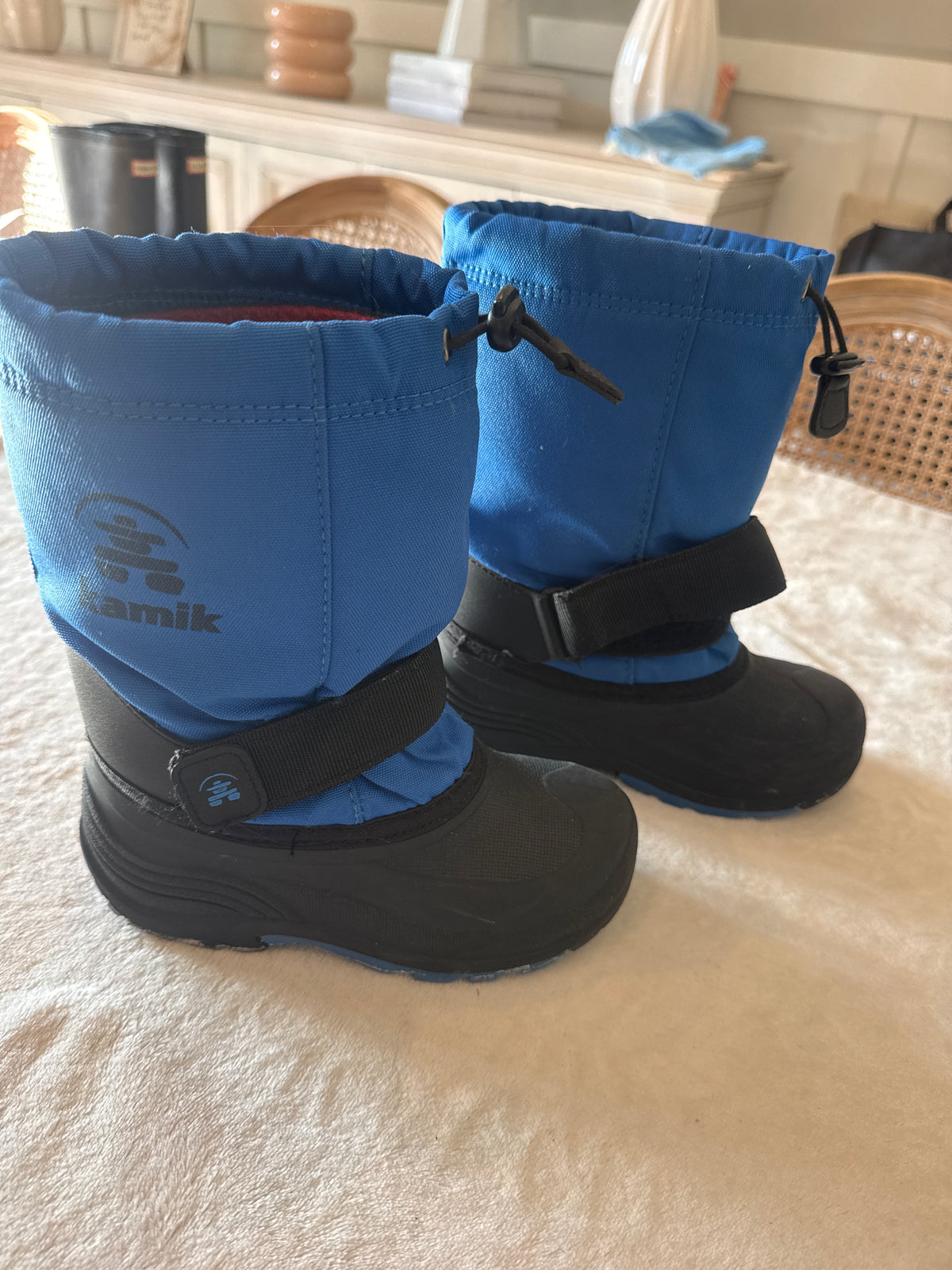 #81 Boys shoe size 13 Kamik winter boots with thick liner