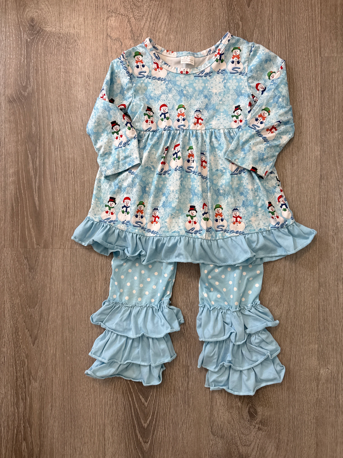 #149 Girls 3T Snowman outfit