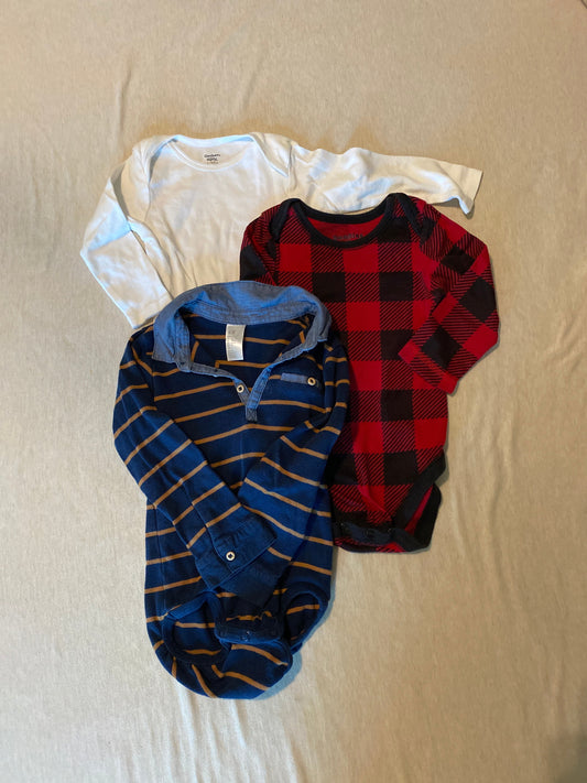 Seller #86 *REDUCED* long sleeve onesies pack (18 month)