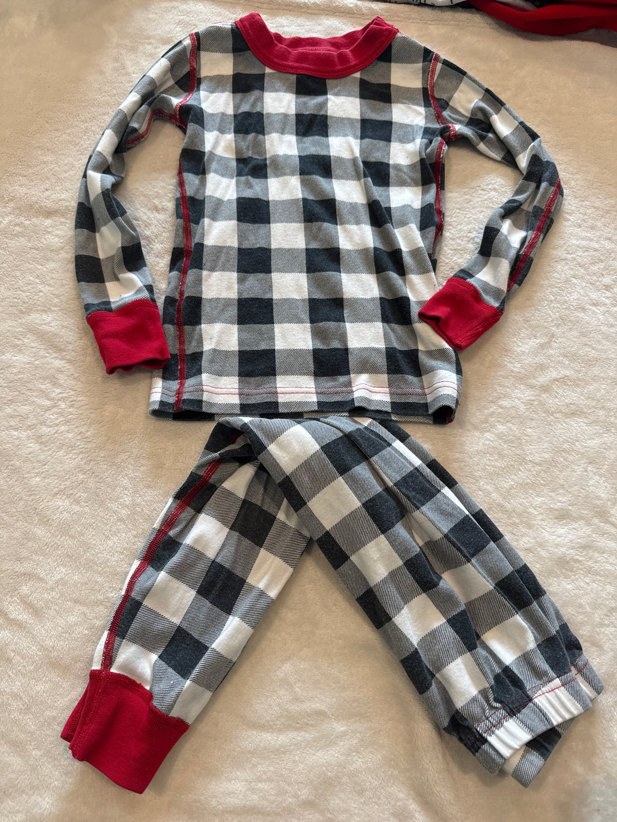 #81 Boys 5 110 Hanna Andersson black and white plaid pjs