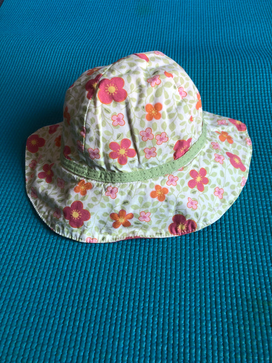 0-3 m Gymboree reversible bucket hat