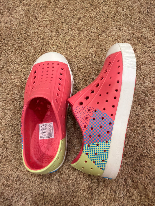 #47, Girls brand new natives. Size 11