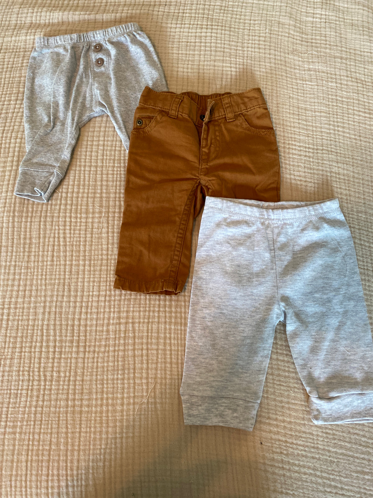 #63-boys pants (0-3 month)