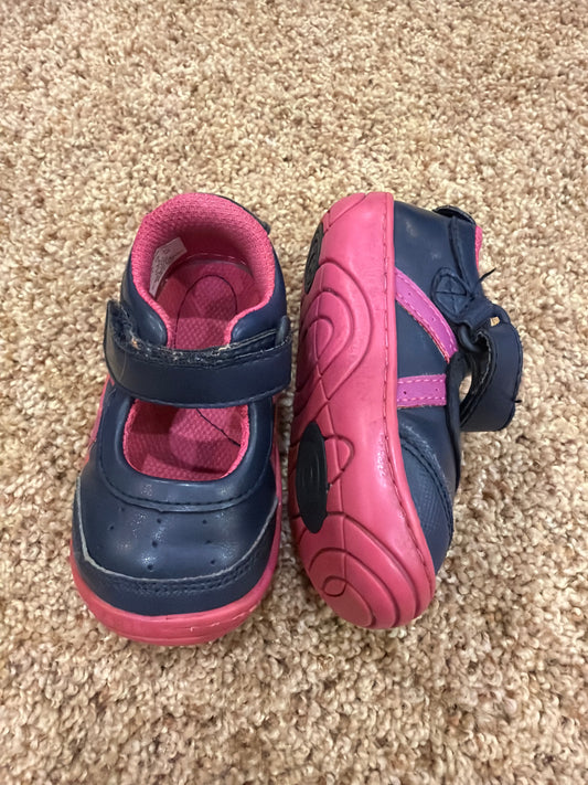#47, Girls stride rite size 4