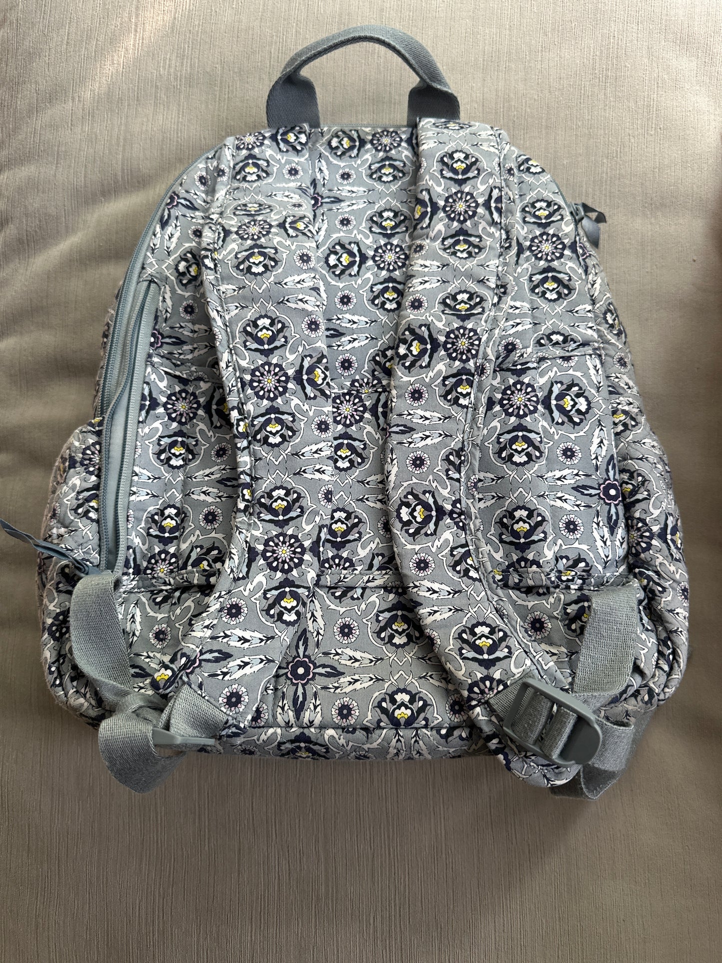 #81A Vera Bradley EUC Backpack