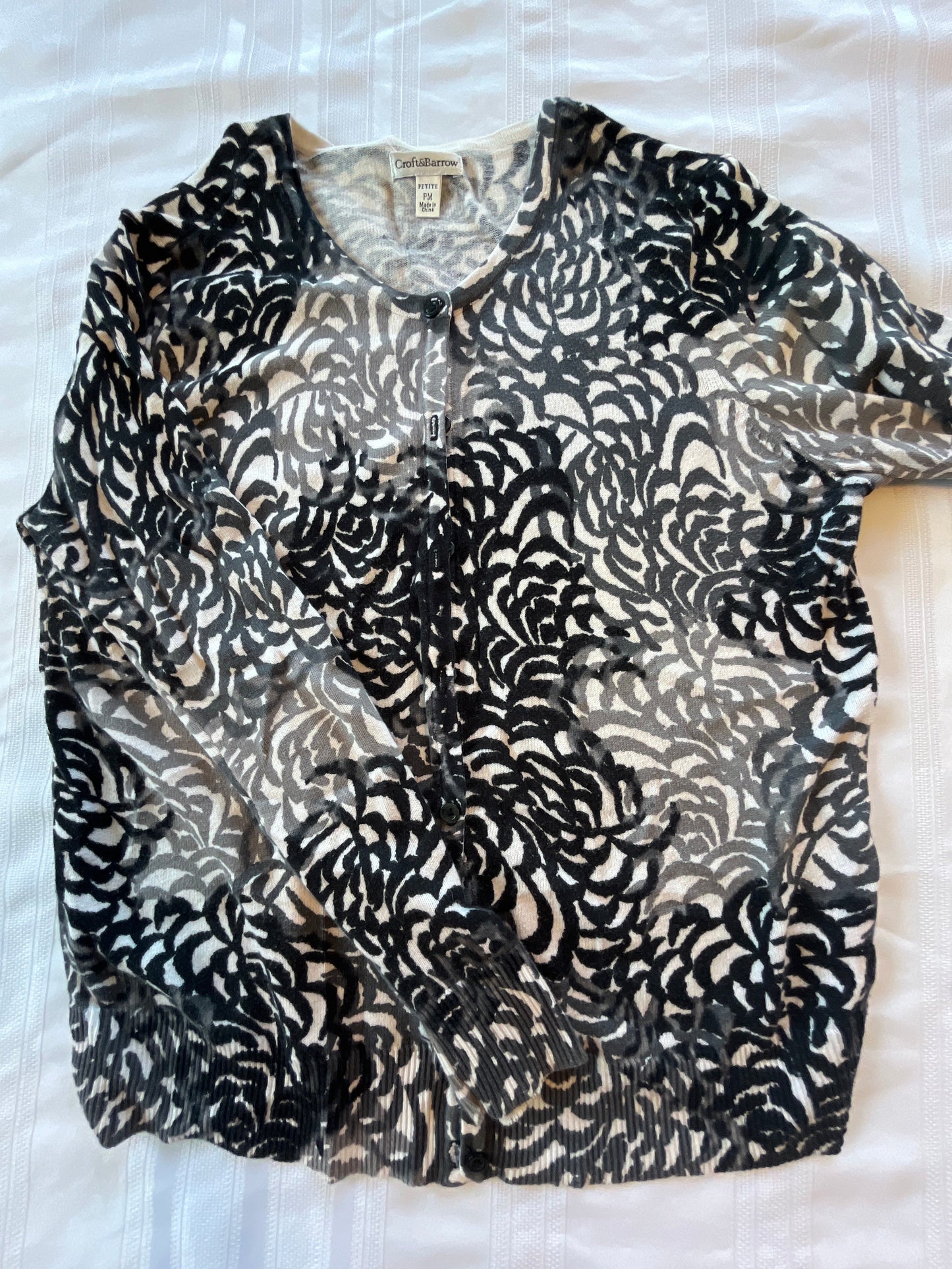 #57  Women’s MediumP croft and barrow sweater EUC REDUCED