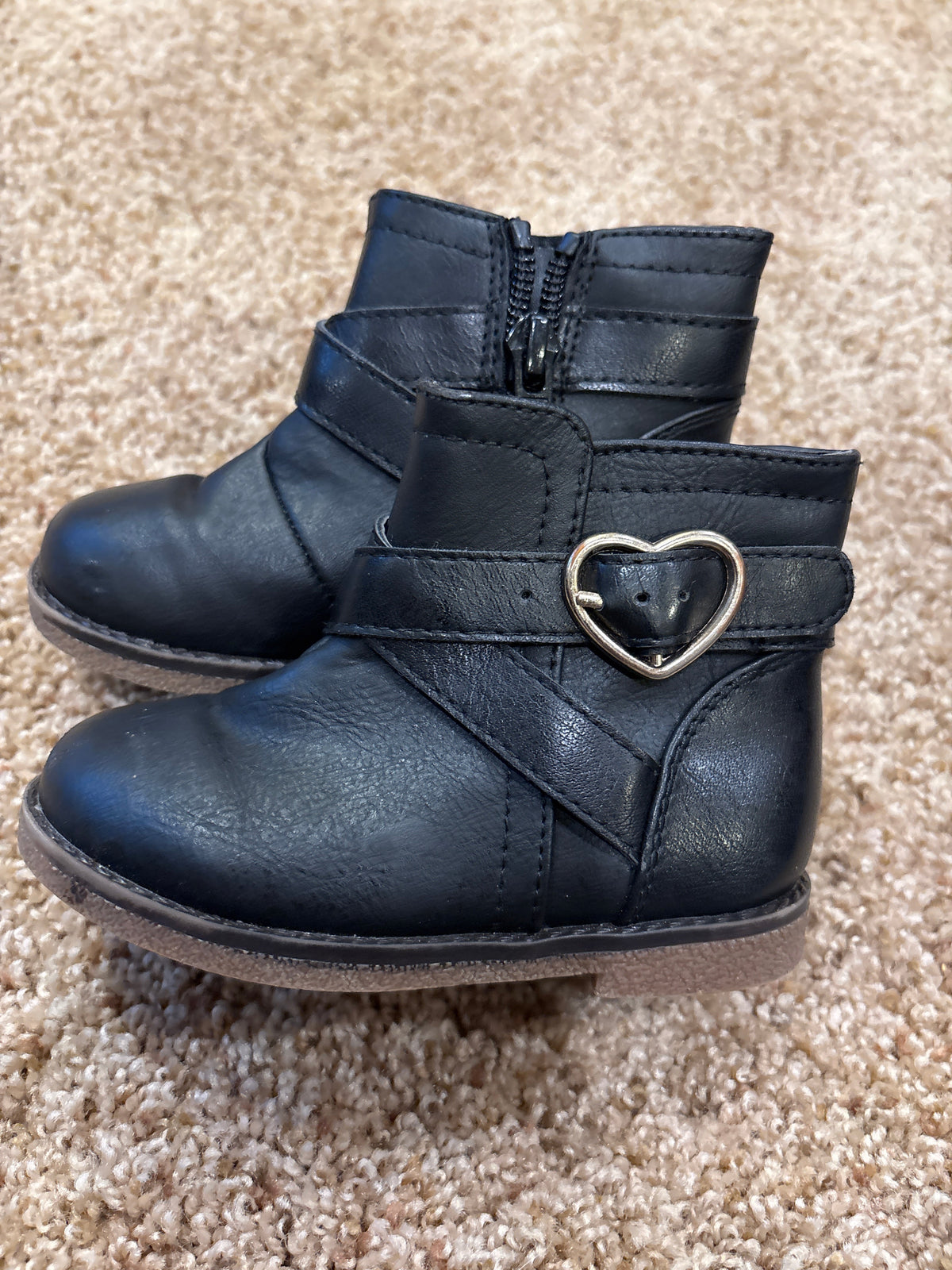 #47, girls Place black boots Kids Size 5