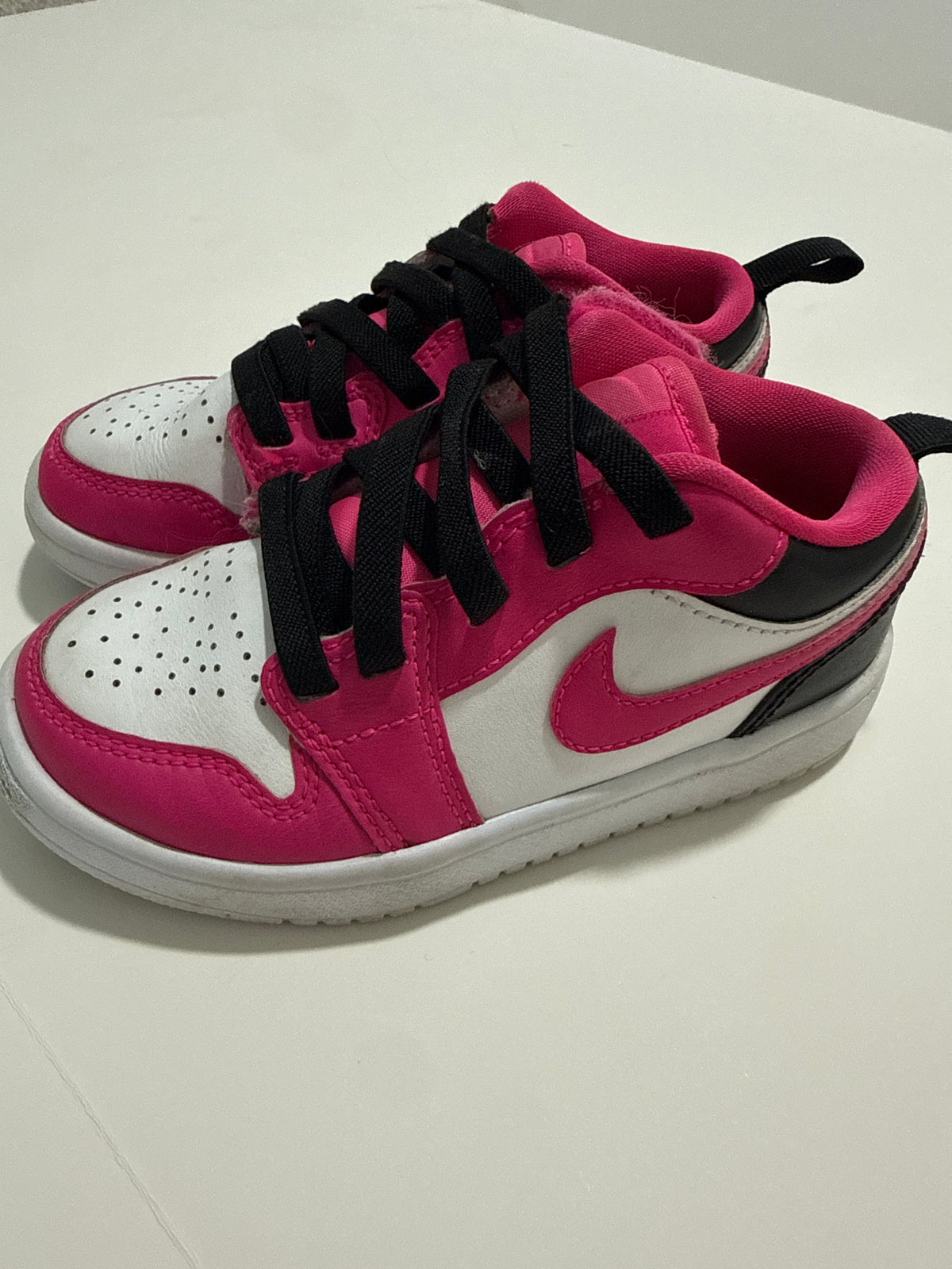 #64 Nike Air Jordan Fierce Pink Low ALT EUC Size 11