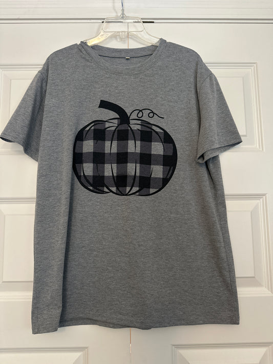 Seller 147 | Women’s size XL | Fall/Pumpkin t-shirt