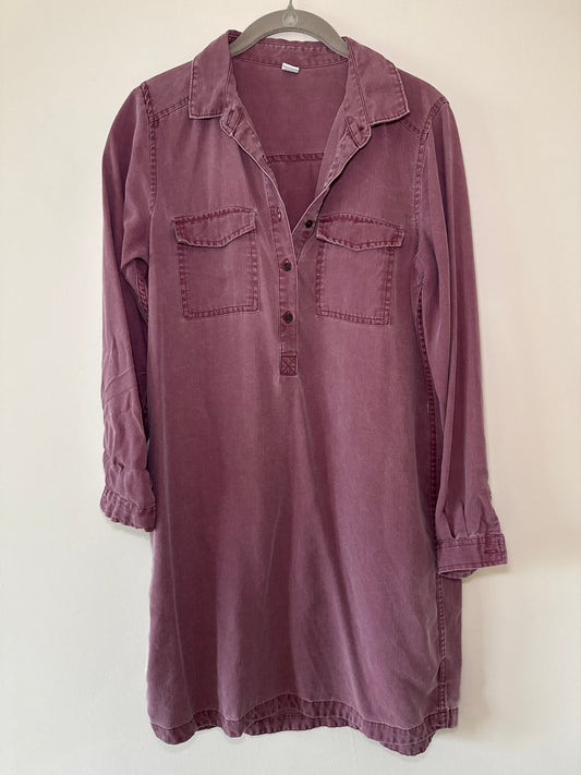Seller #127 Women’s old navy dress size small