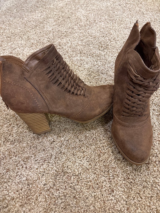 #47 womens shoe size 8.5. Brown heeled boots. Fergalicious brand