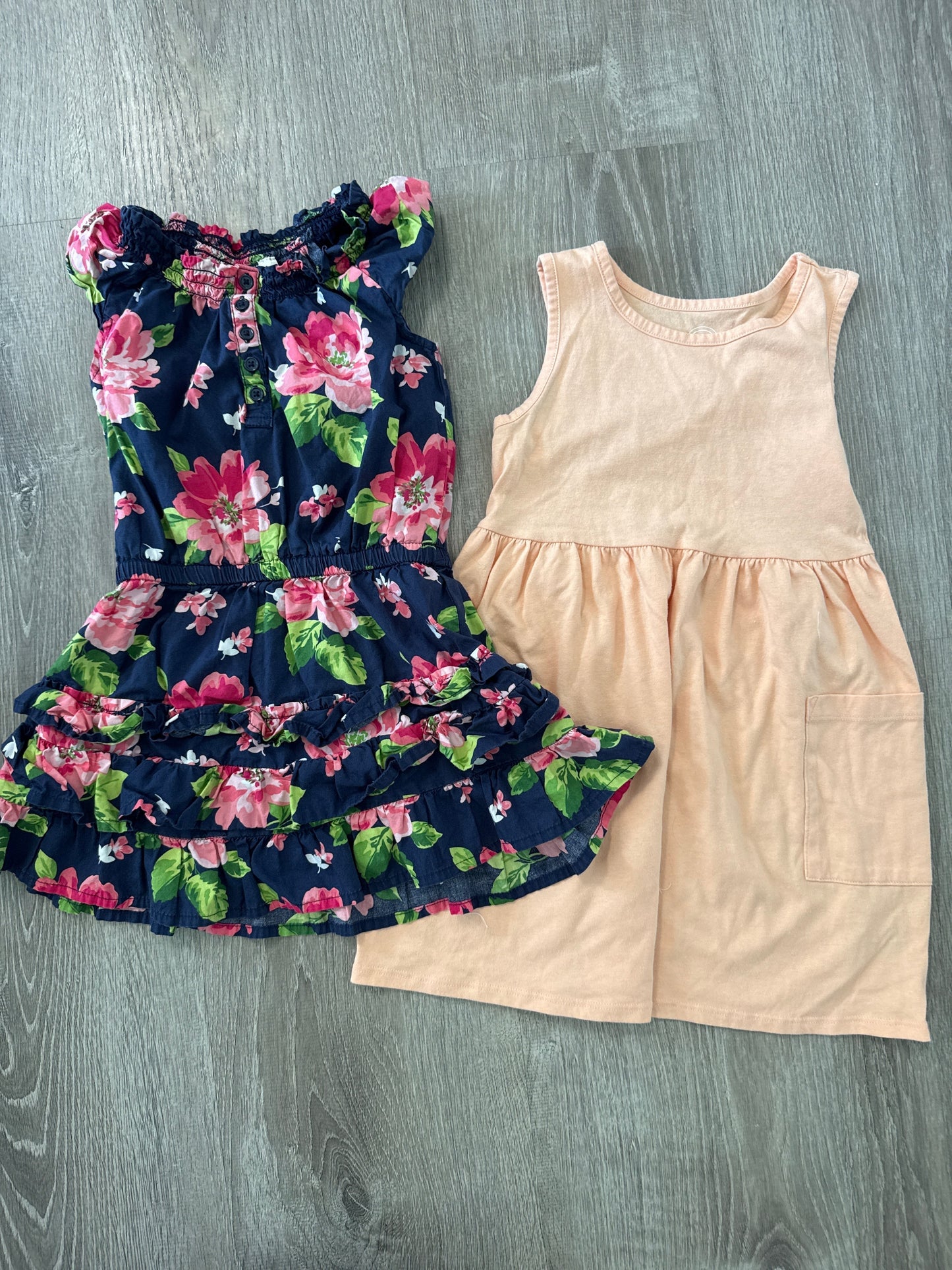 #149 reduced Girls 4/5 dresses