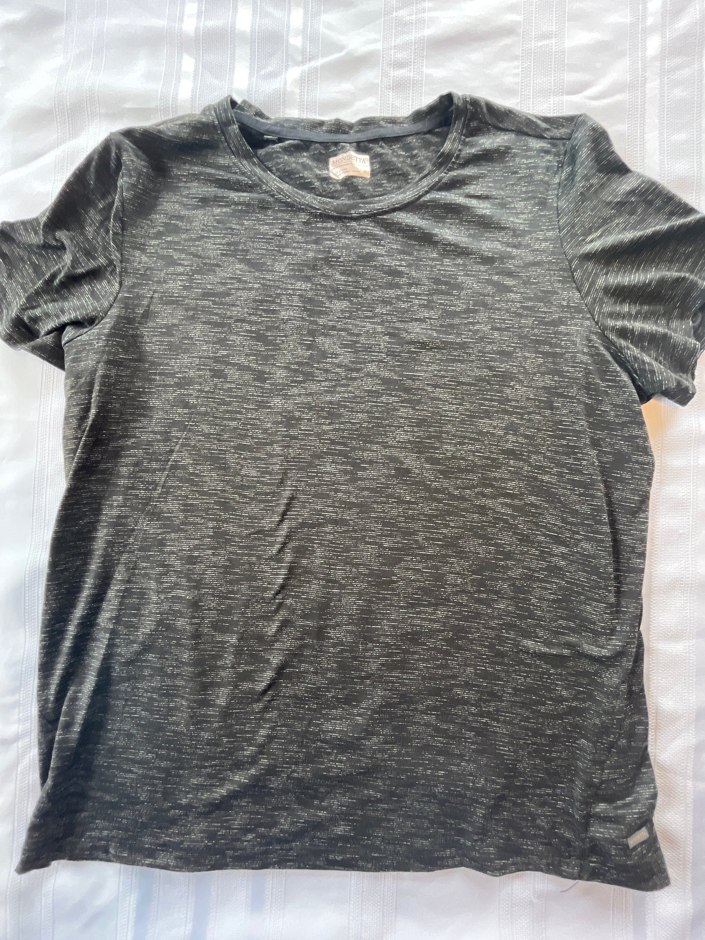 #57 Women’s XL performance tee EUC REDUCED