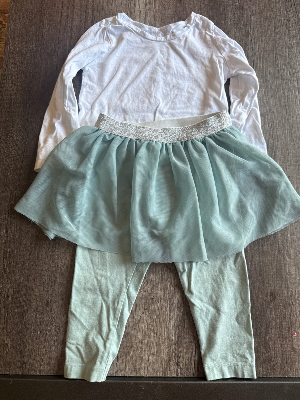#145-  Size 2T Outfit