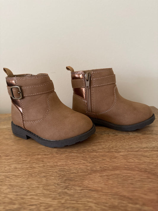 Seller #127 Carter’s ankle boots Girls size 6M