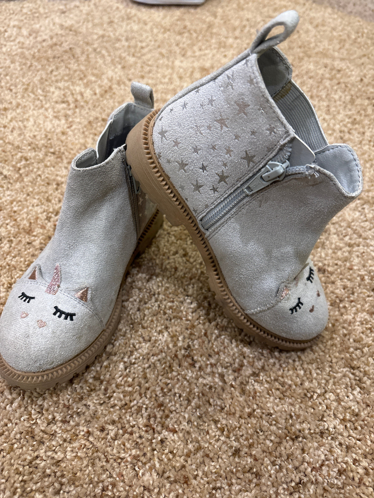 #47, girls Wonder Nation grey unicorn boots Kid Size 11