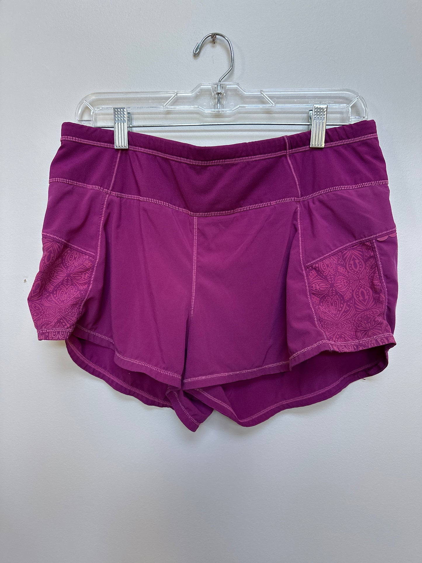 #130 Athleta Women’s Sz Medium Shorts