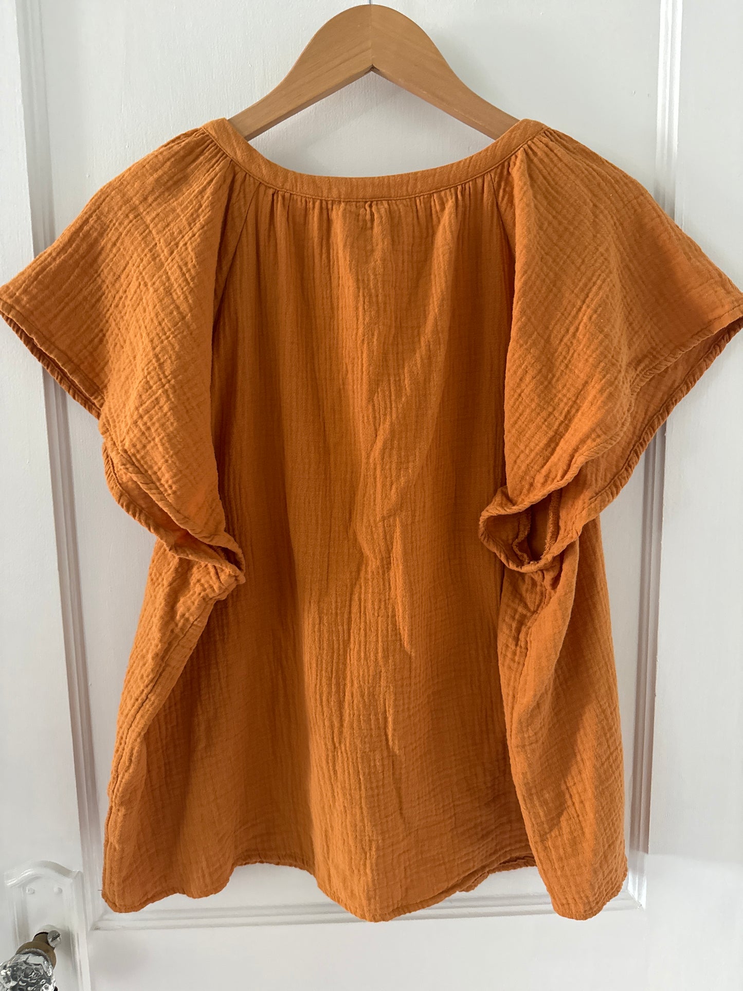 Universal Threads Orange Flutter Sleeve Blouse, Size XXL, Like New, PPU Norwood