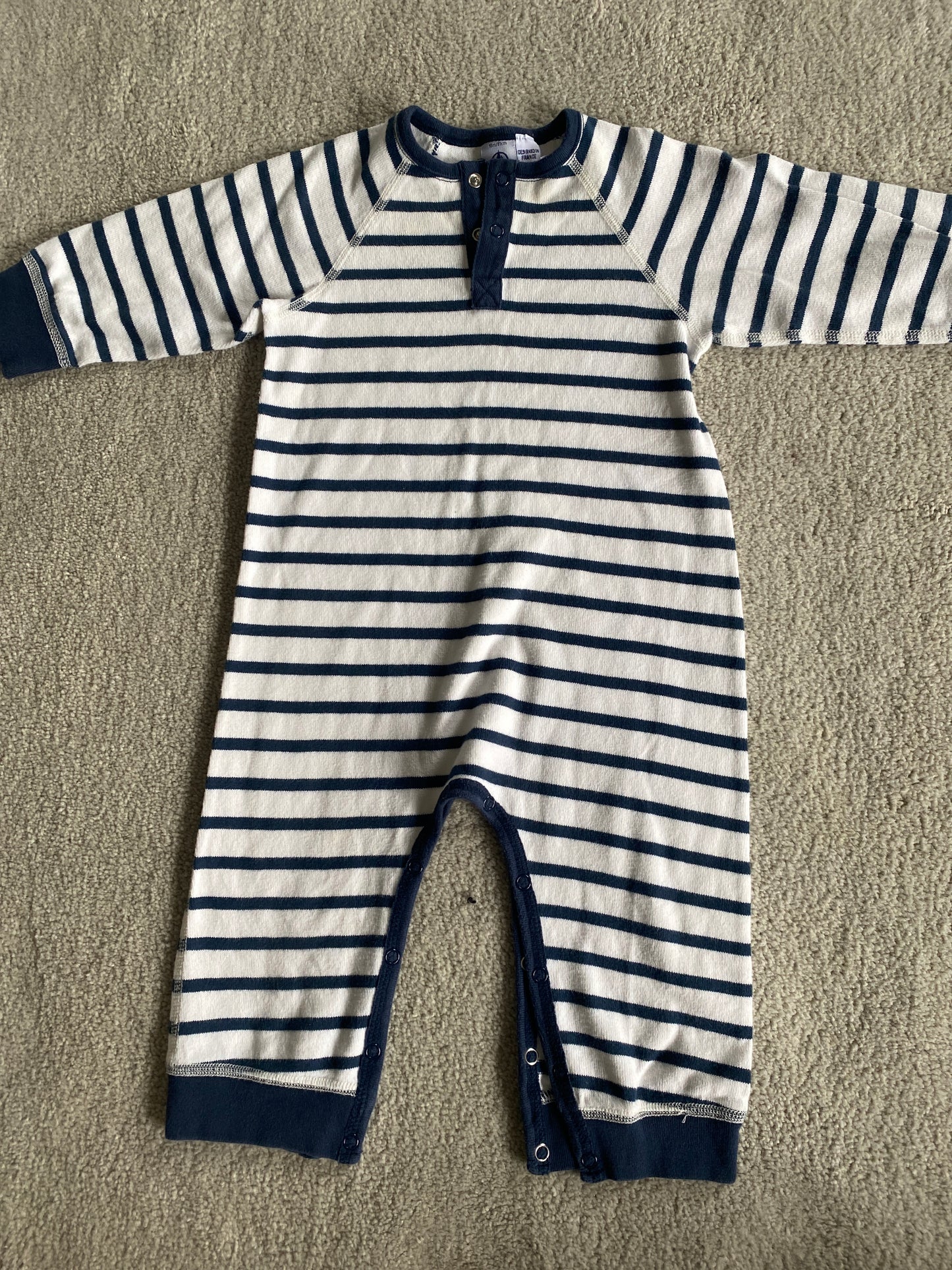 #36 Petit Bateau Striped Navy/white 18M Onesie