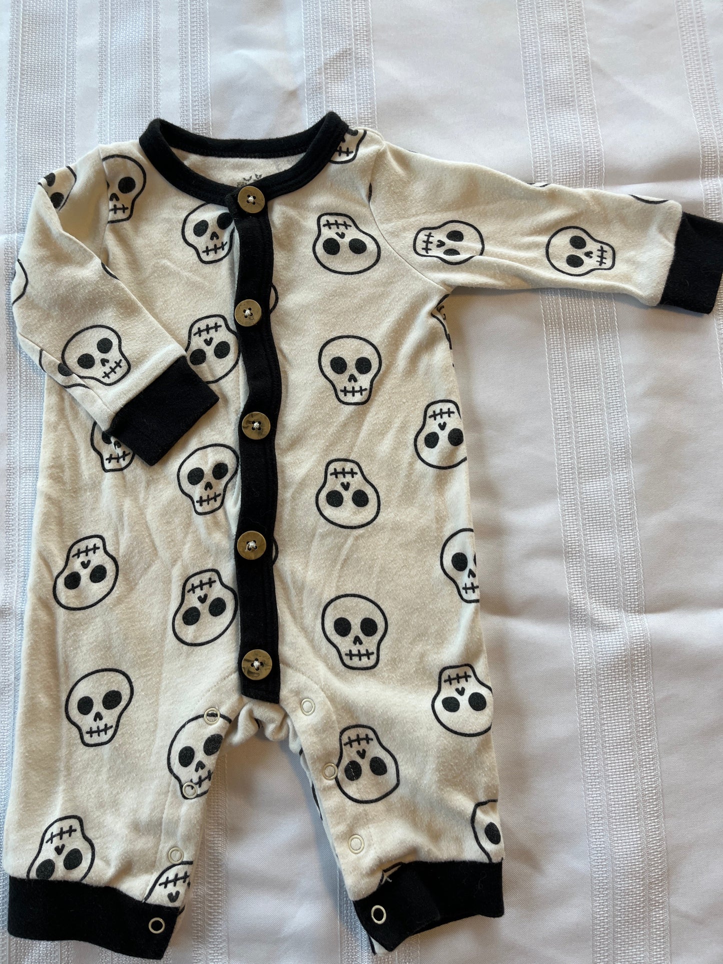 #29 0-3 mo  Boys/girls romper  Halloween outfit EUC