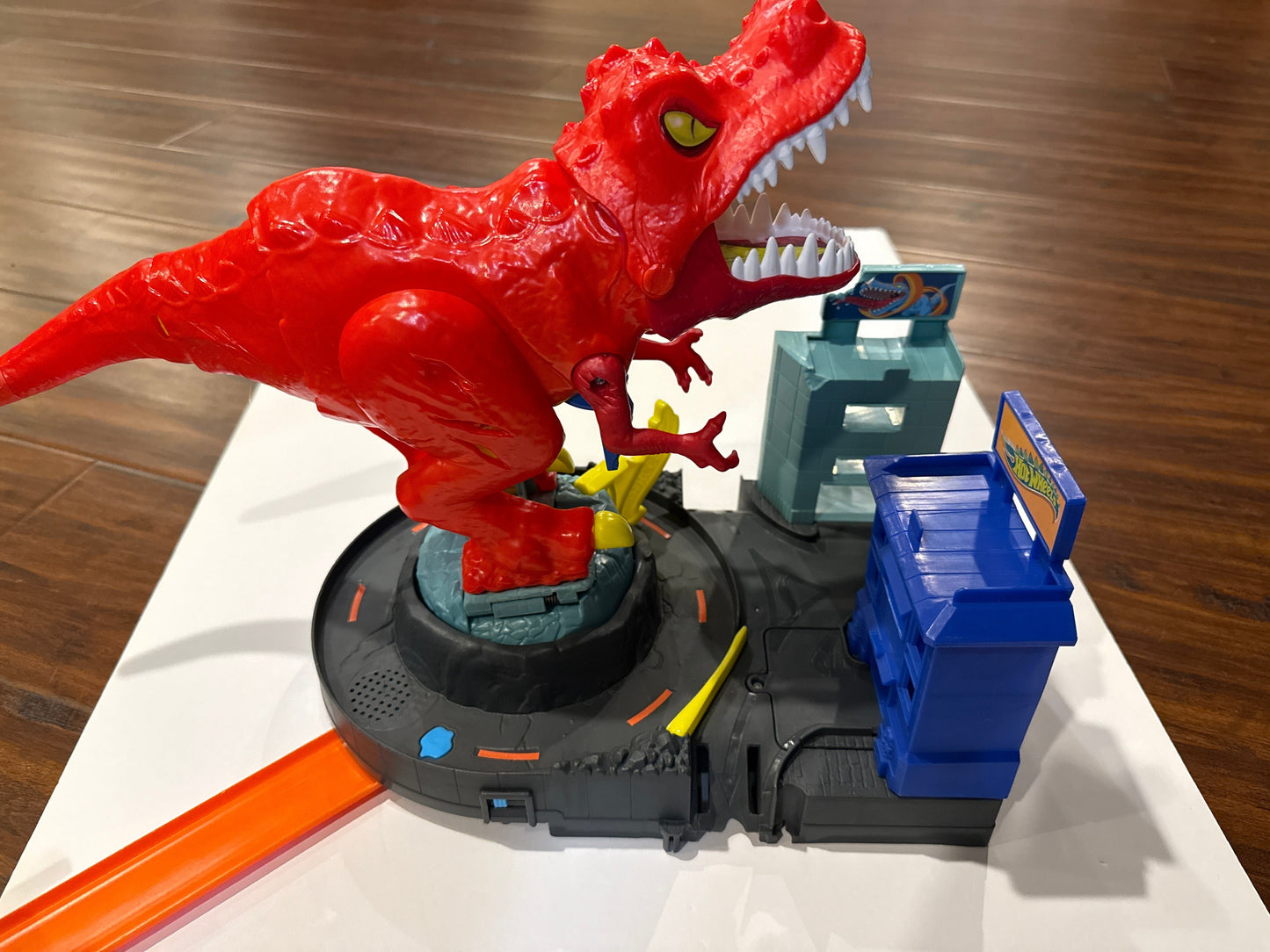 Seller #216, Hot Wheels T-Rex Rampage Track Playset