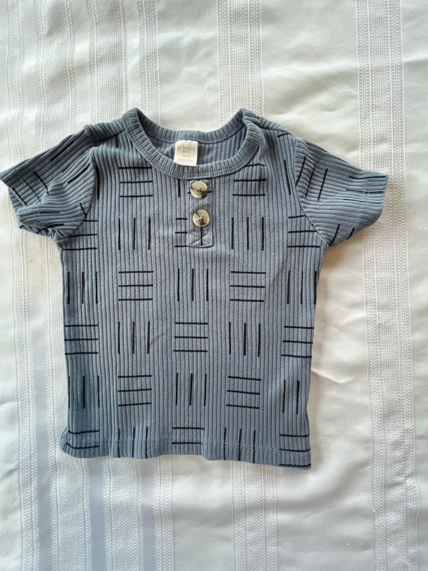 #57  Boys 9 mo Pl baby shirt EUC