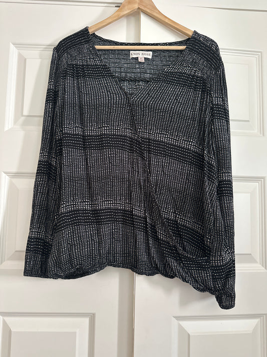 Seller 147 | Women’s Knox Rose | XL | black and cream top