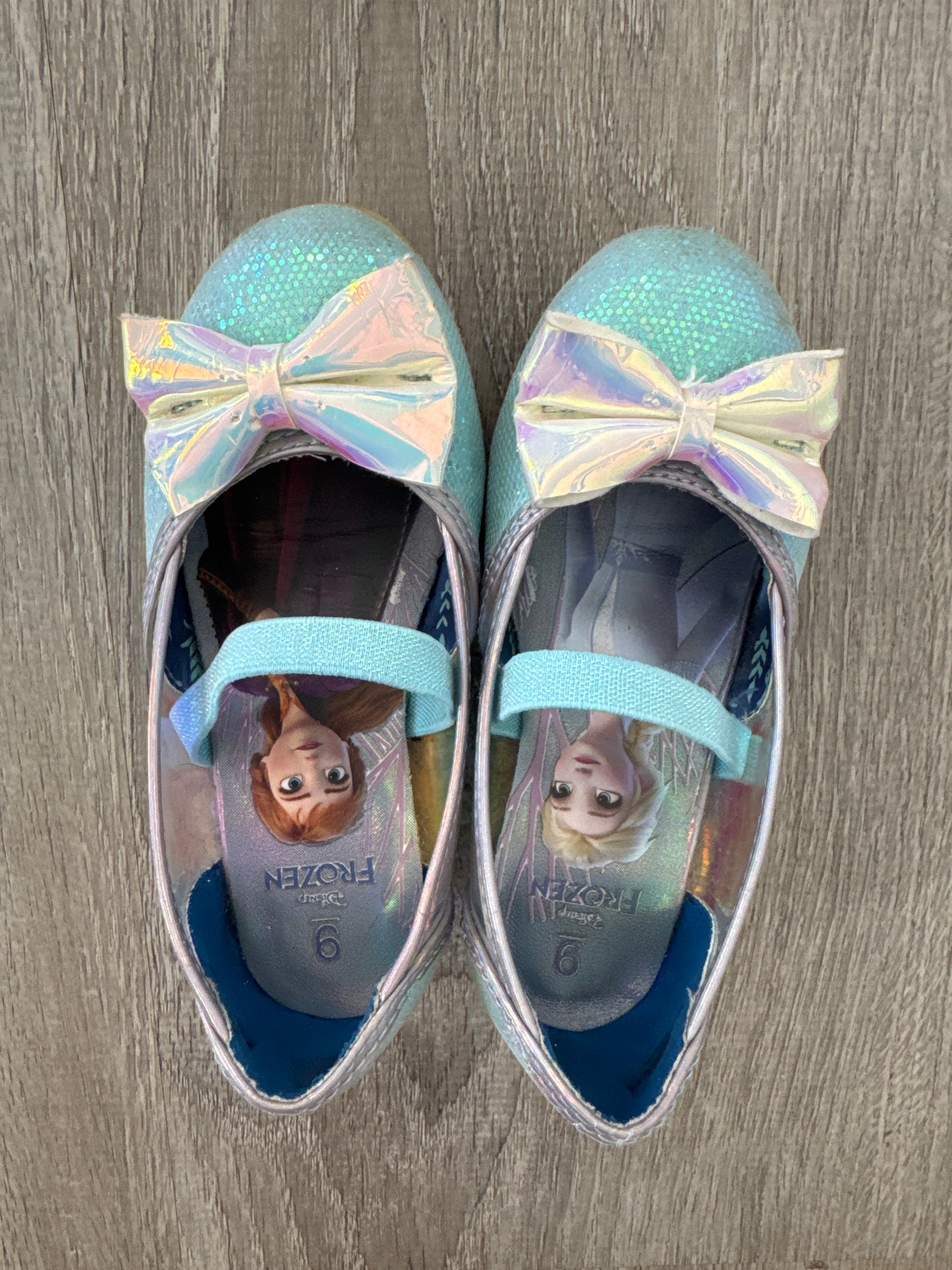 #149 Girls Disney Elsa dress up shoe size 9