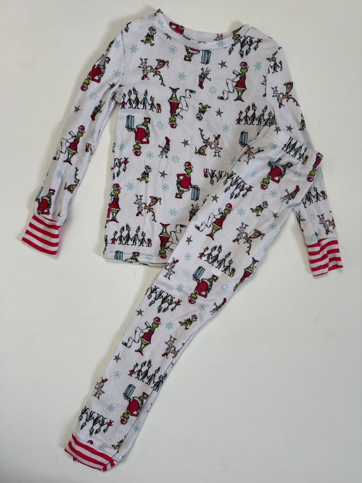 #64 Grinch Snuggly Pajamas Size 5T