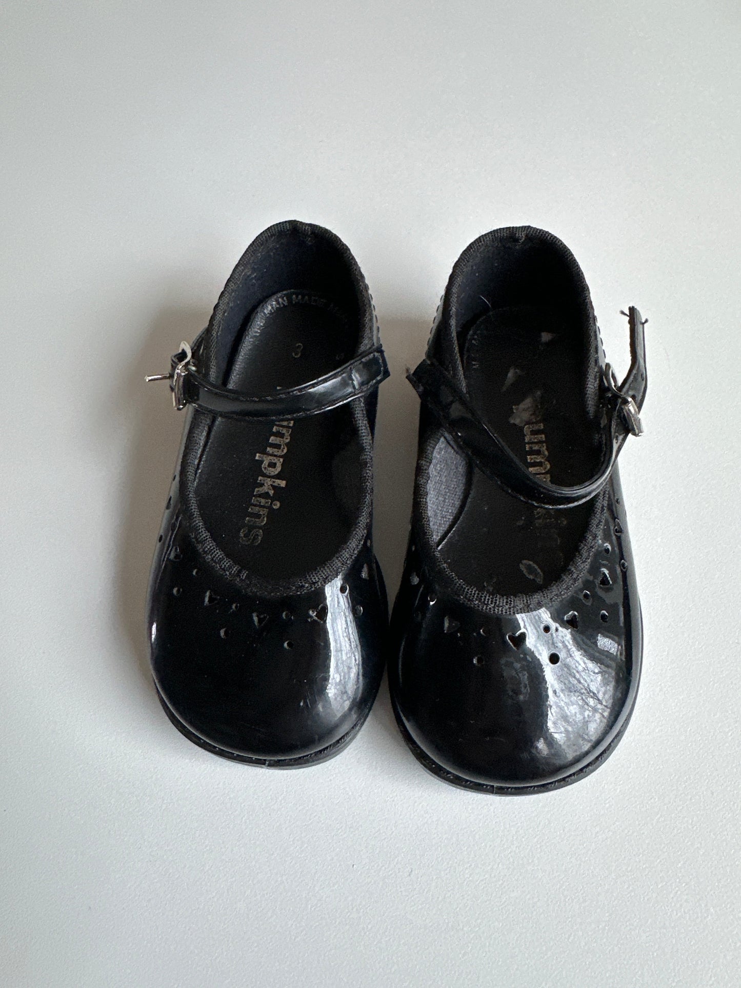 #130 Girls Size 3 (lil girls) Black Patent Leather Shoes Dressy