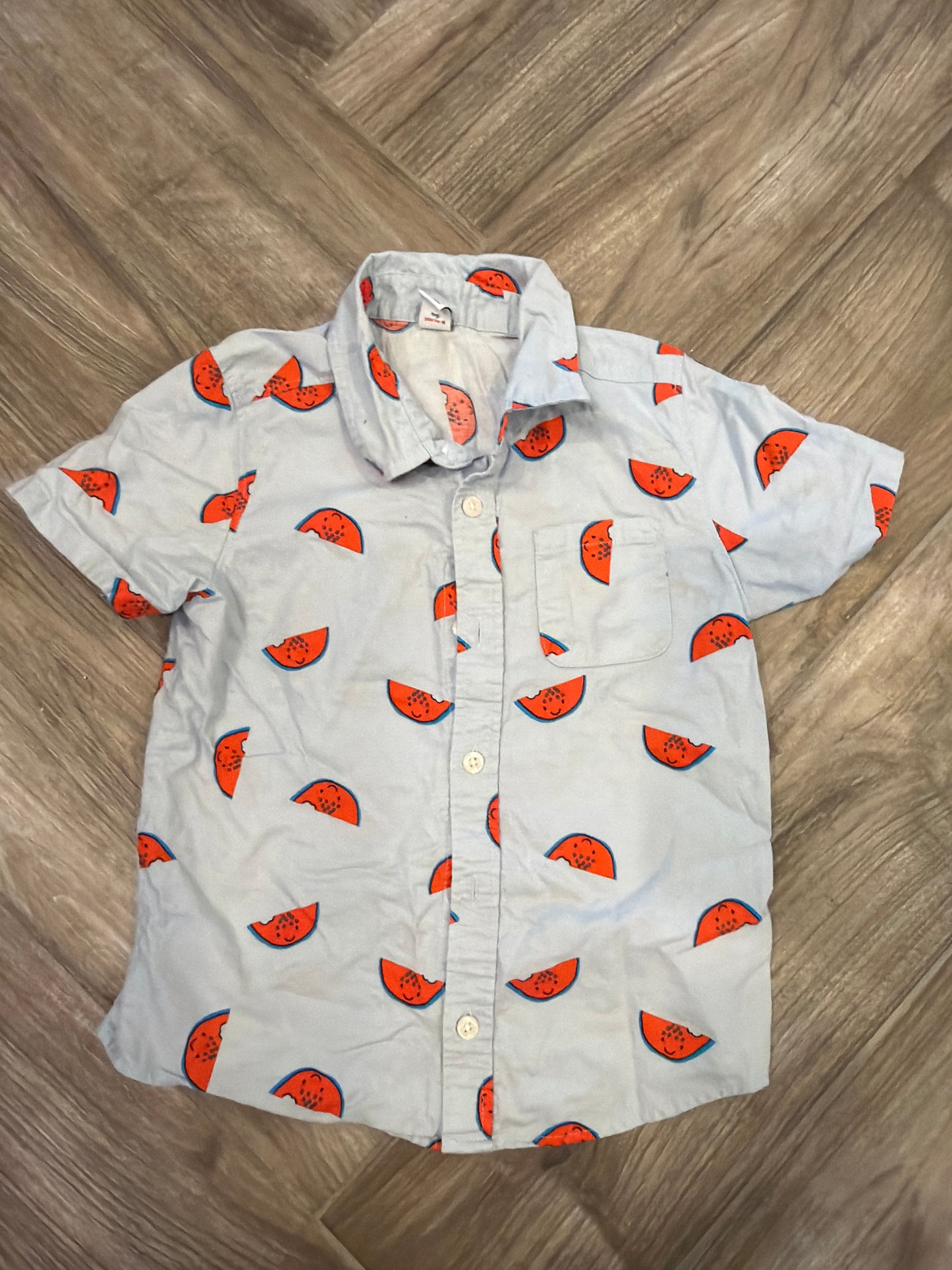 #208 Boys size 5 old navy summer shirt