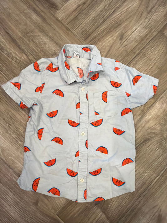 #208 Boys size 5 old navy summer shirt