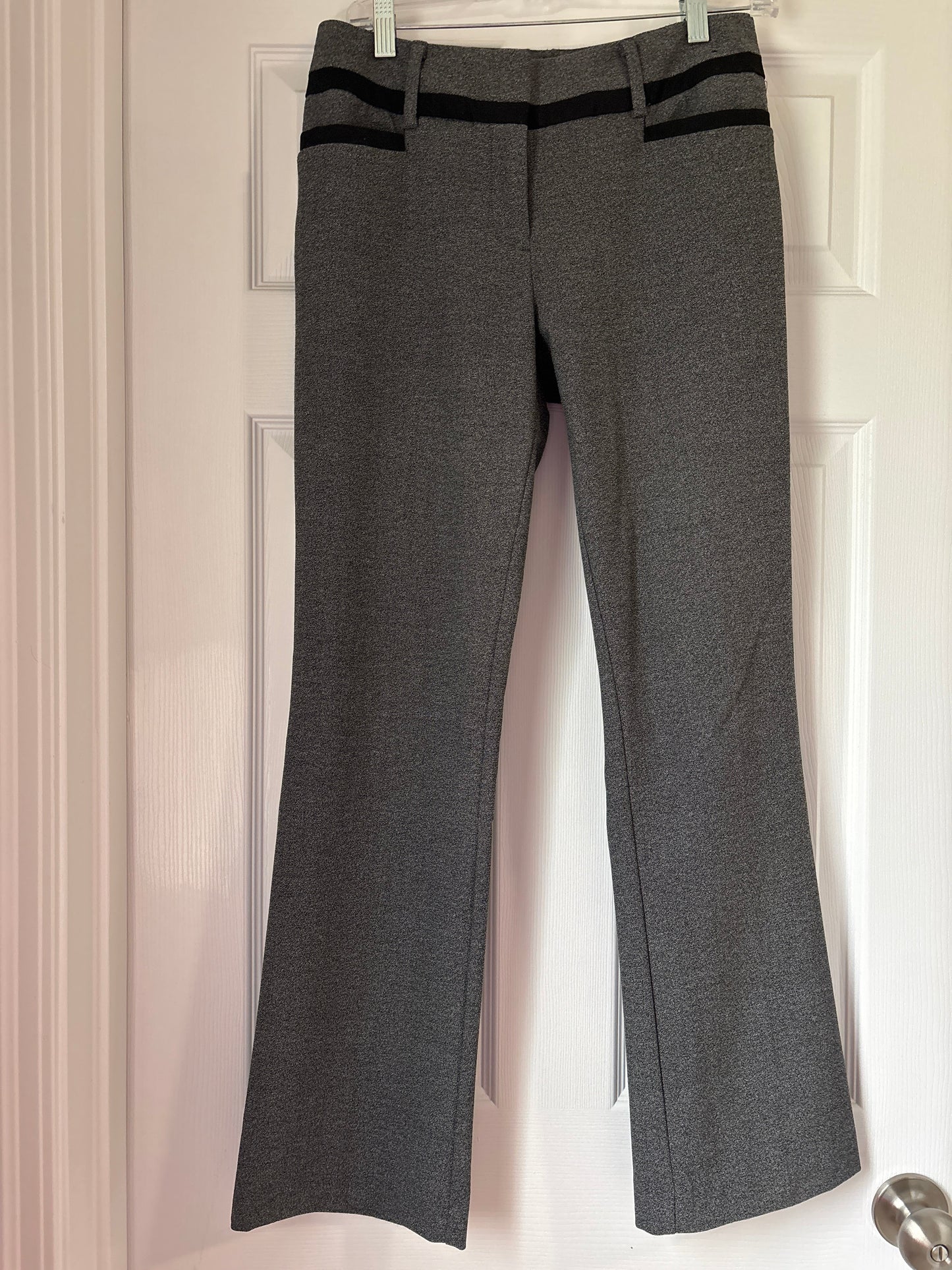 Reduced Seller #62 Women’s New York and Company gray pants SZ 2