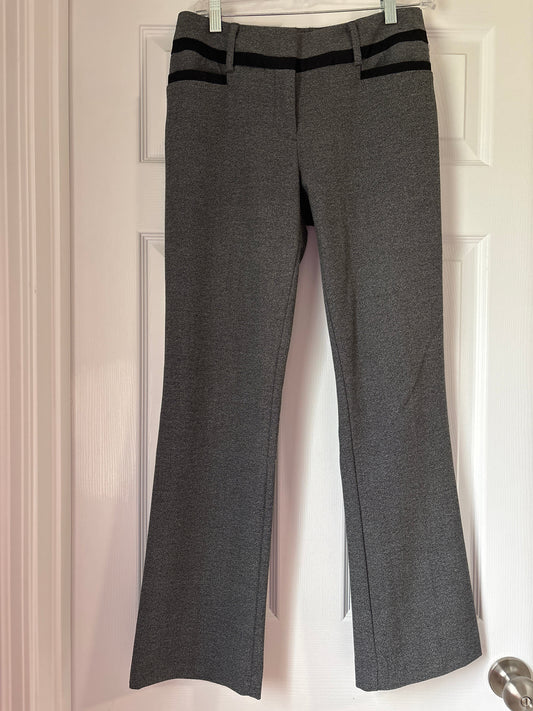 Reduced Seller #62 Women’s New York and Company gray pants SZ 2
