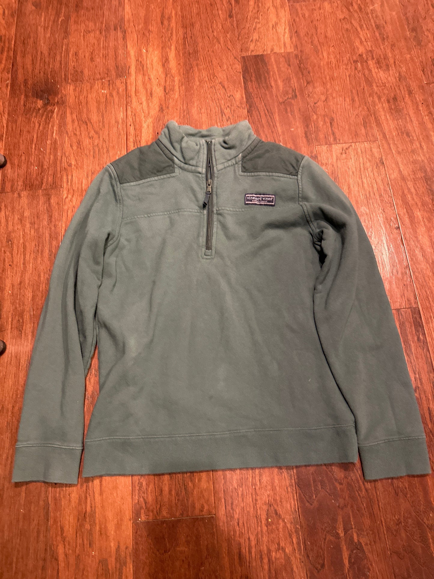 #218 sz YL  vineyard vine long Sleeve 3/4 *reduced*
