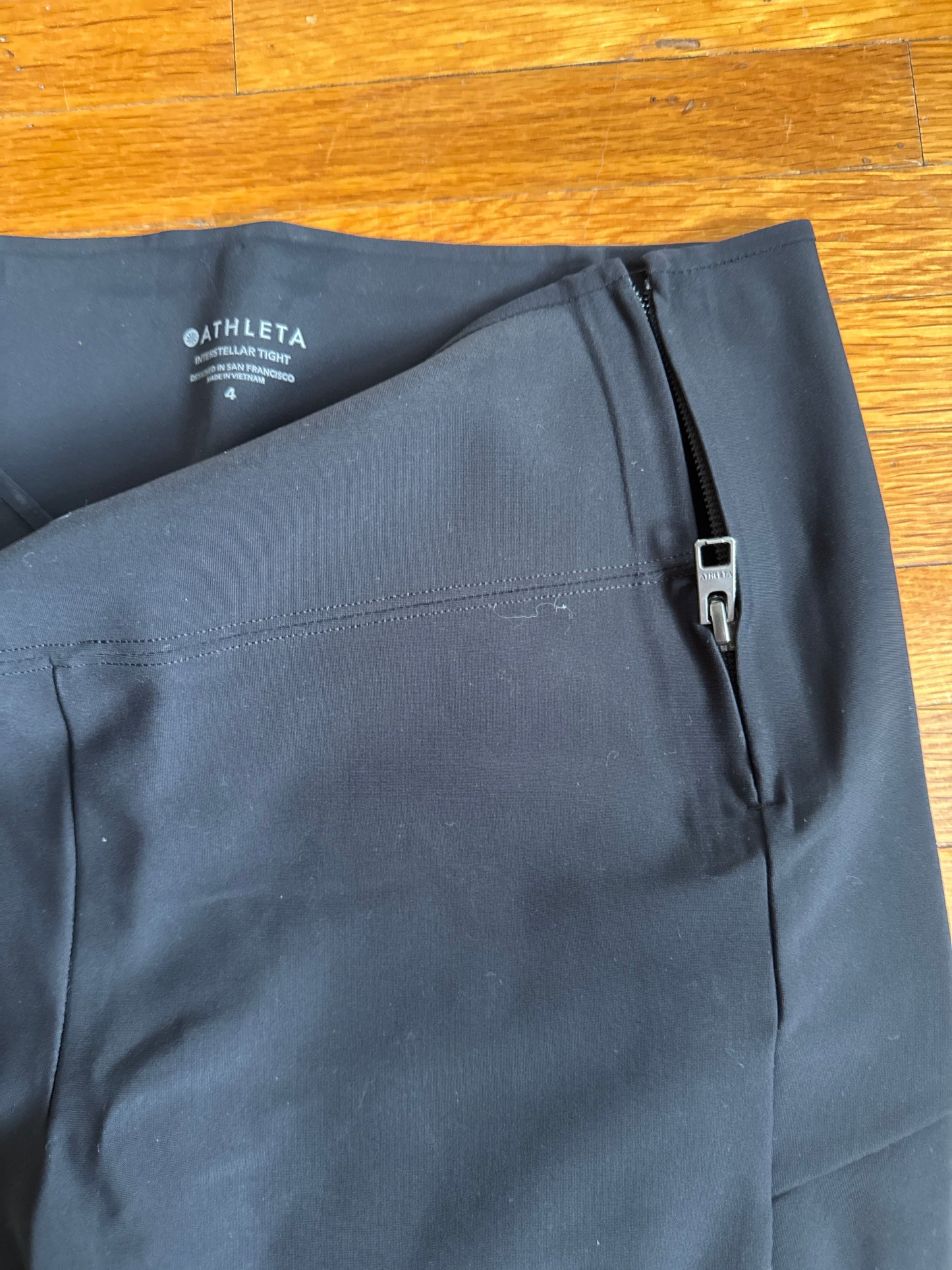 Seller #127 Women's Athleta interstellar tight size 4