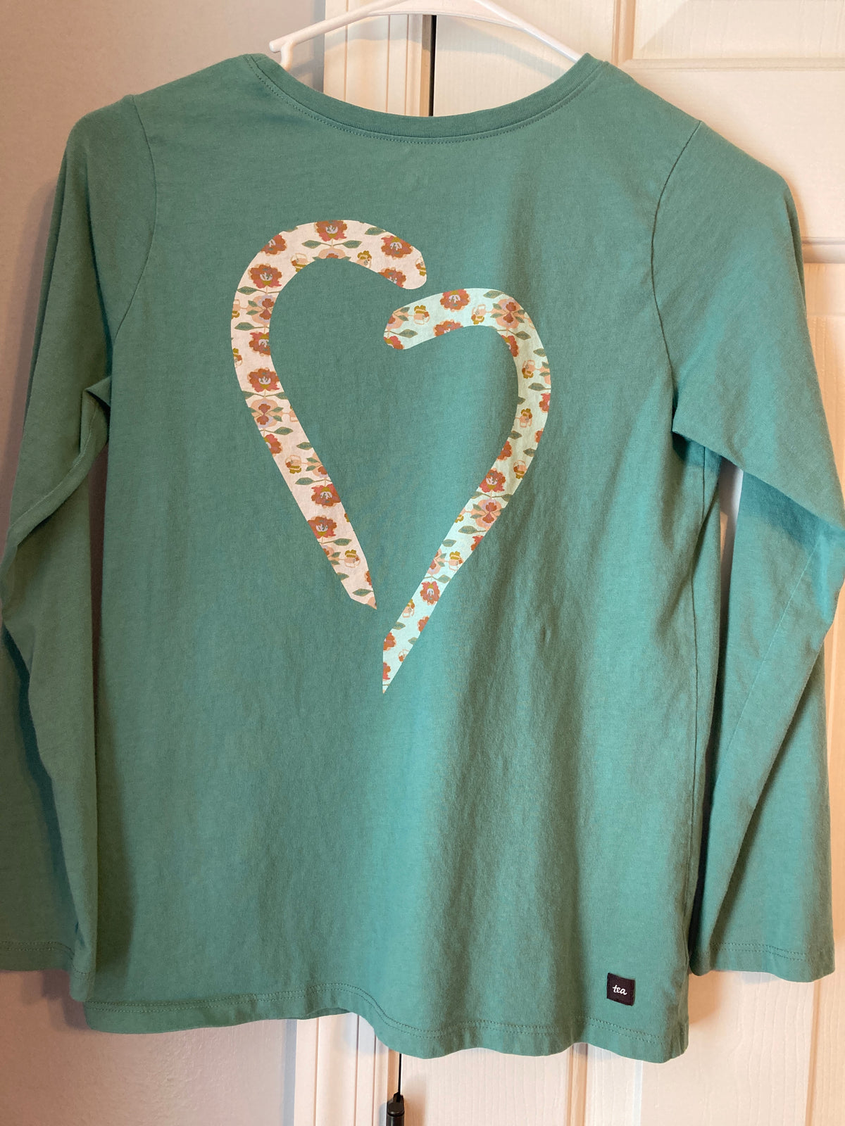 Seller #60  Tea Collection Girls 12 Long sleeve Cat shirt