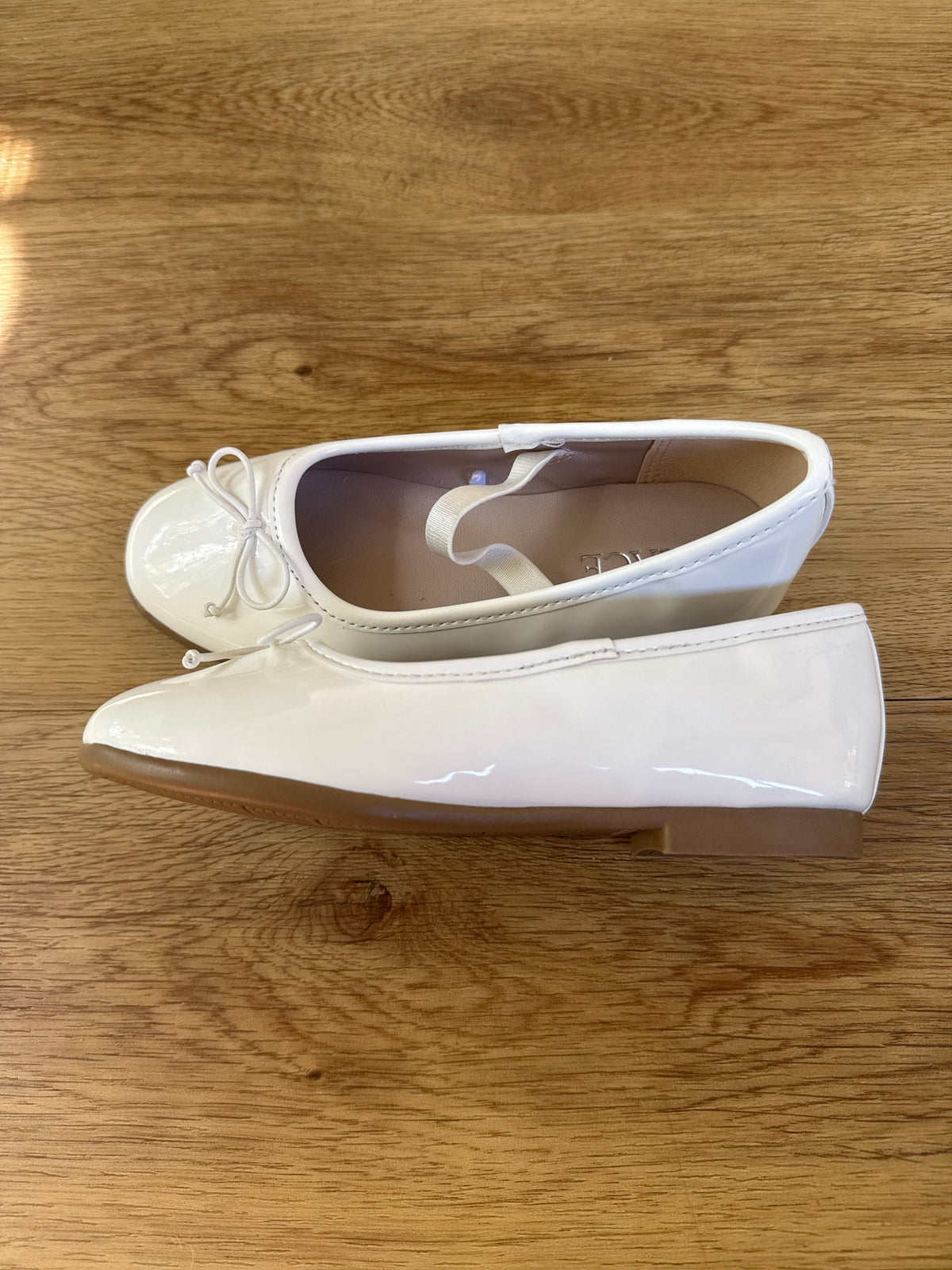 #127 Children's Place Ballet Flats Girls 11