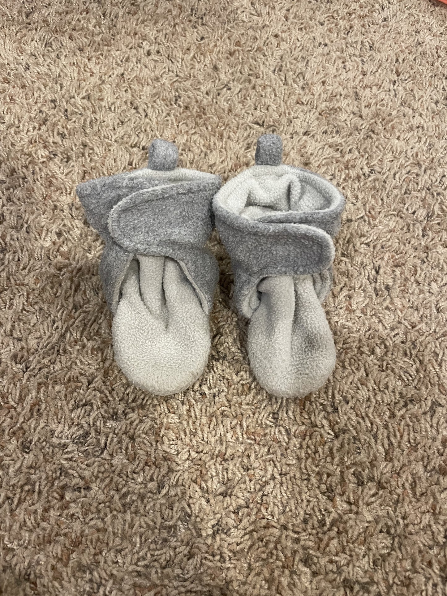 Seller #104 - Fleece Baby Booties with Grips REDUCED