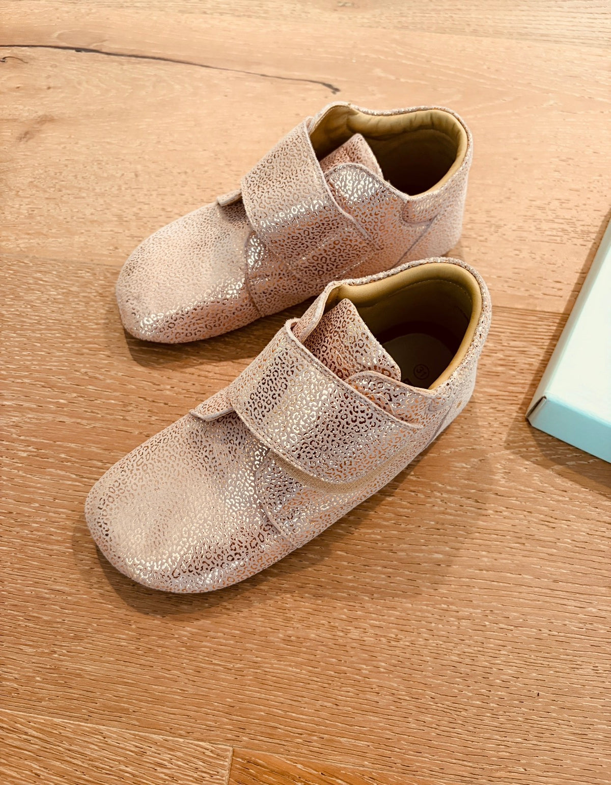 Seller #193 NEW-IN-BOX Bundgaard Girls Size 31/13.5 Minimalist Barefoot Leather Indoor/Outdoor Velcro Rose Gold Leopard Shoes (Retailed for $50!)