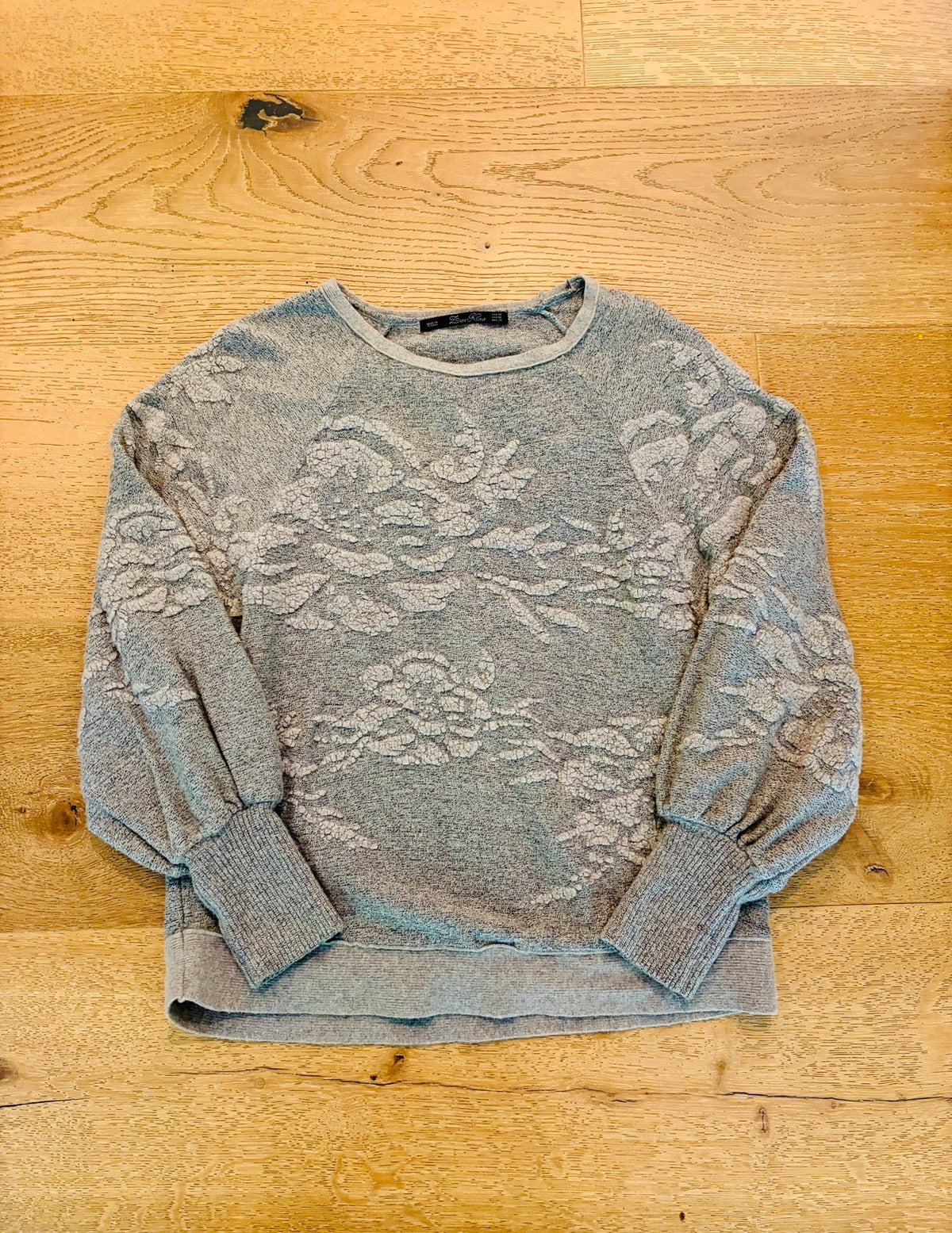 Seller #193 Zara Women's Size M Textured Floral Balloon Sleeve Lightweight Sweater/Sweatshirt