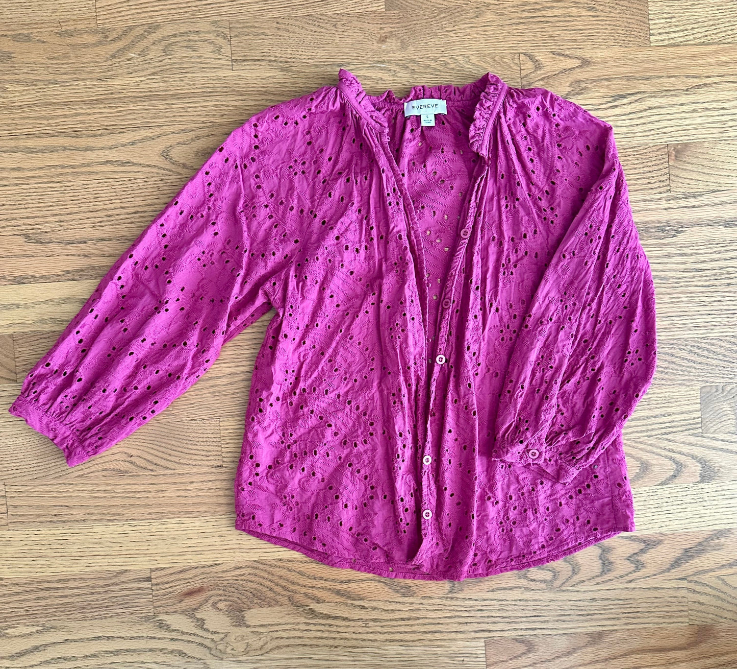 #108- Women’s, Evereve, Magenta 3/4 Sleeve Top- Size Small