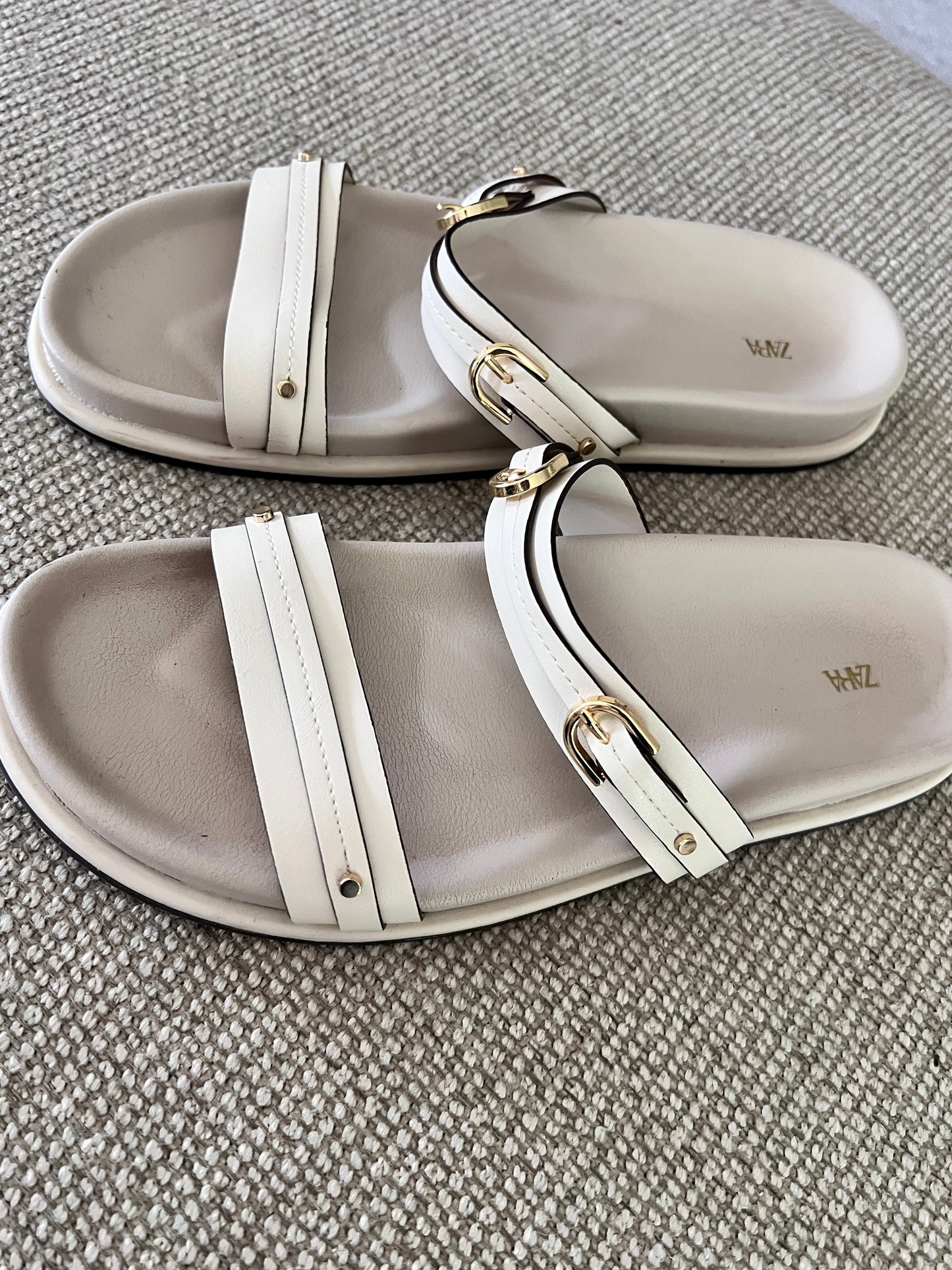 Zara women’s cream and gold sandals size 40 EUC