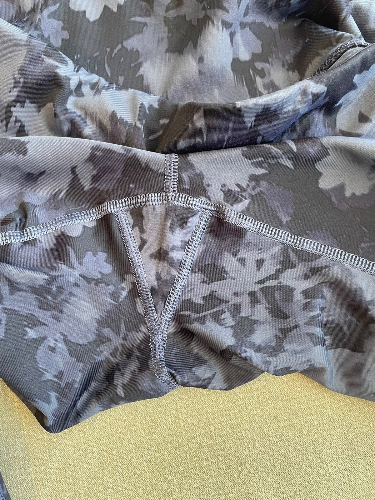 Seller #12 | Lululemon DUPE | Black and Dark Purple 7/8 Length, Yoga Pants | EUC | Size XL