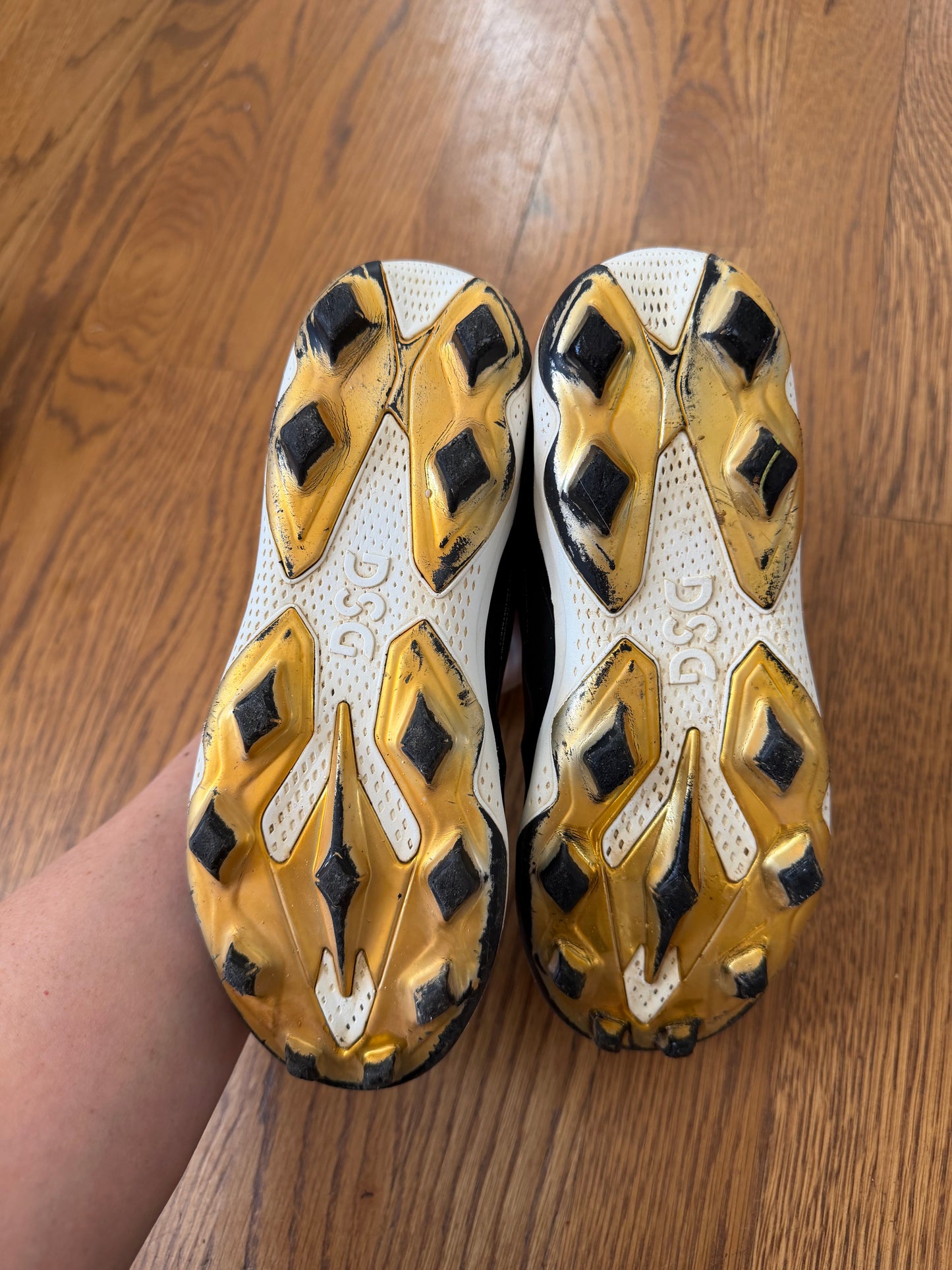 #155 DSG Boys Baseball Cleats, Size 13