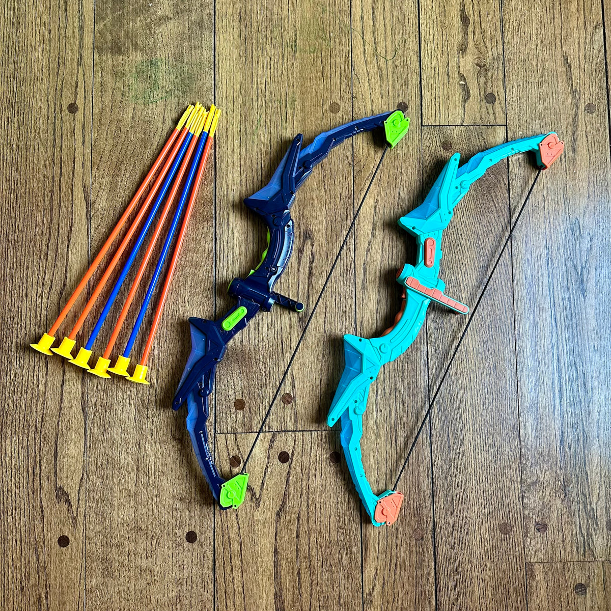 #113	Light Up Bow and Arrow Set