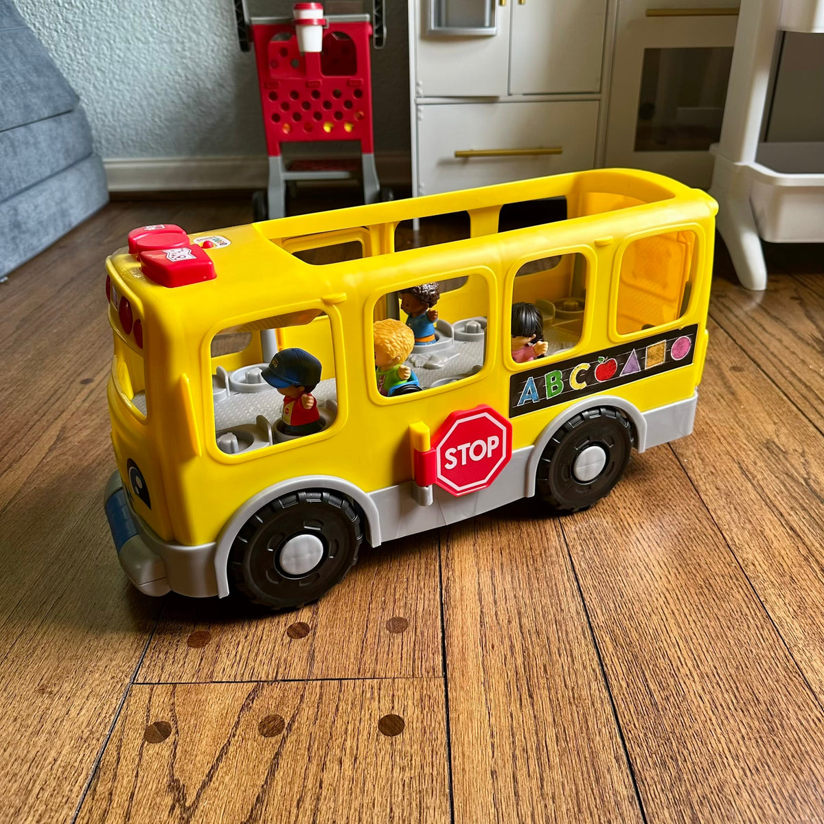 #113	Fisher Price Little People Big Yellow Bus