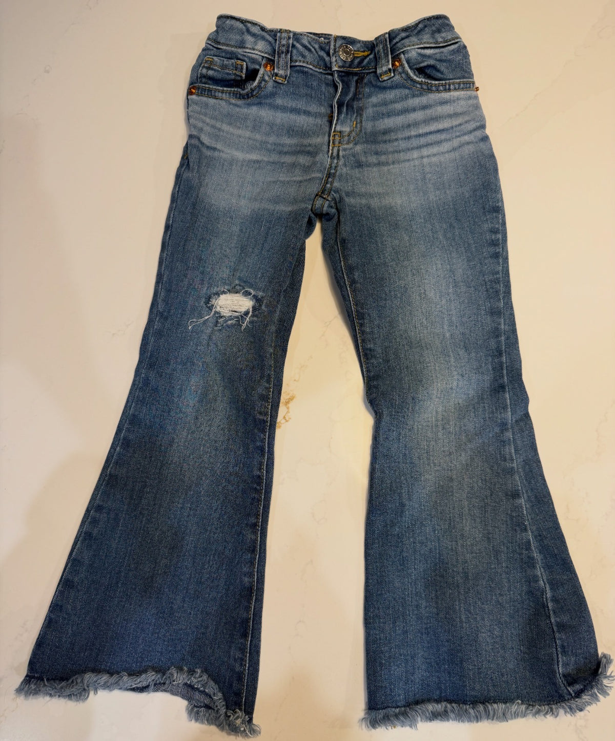 #133 girls cat & jack size 4 jeans