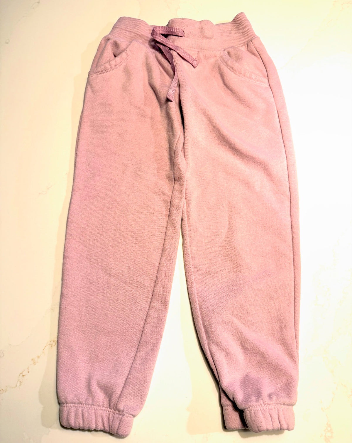#133 girls cat & jack XS 4/5 sweatpants smidge pills