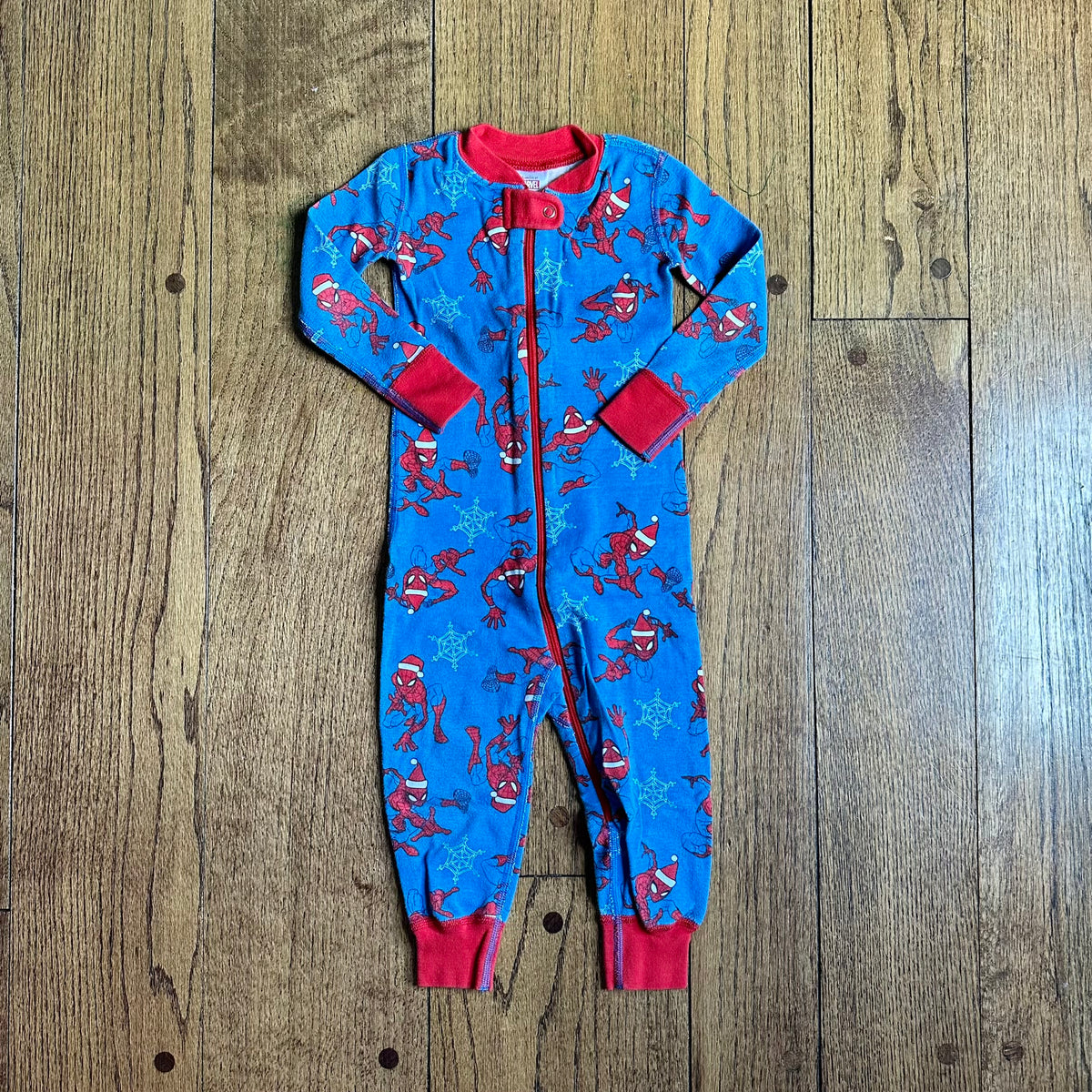 #113	GUC Boys Hanna Andersson Spiderman Christmas Holiday Blue Sleeper, size 2T